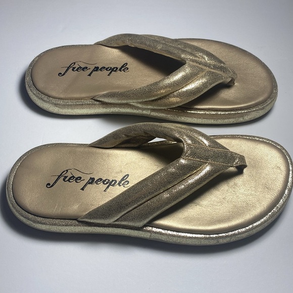 Free People Metallic Gold Platform Flip Flops. Worn once. - Picture 5 of 6